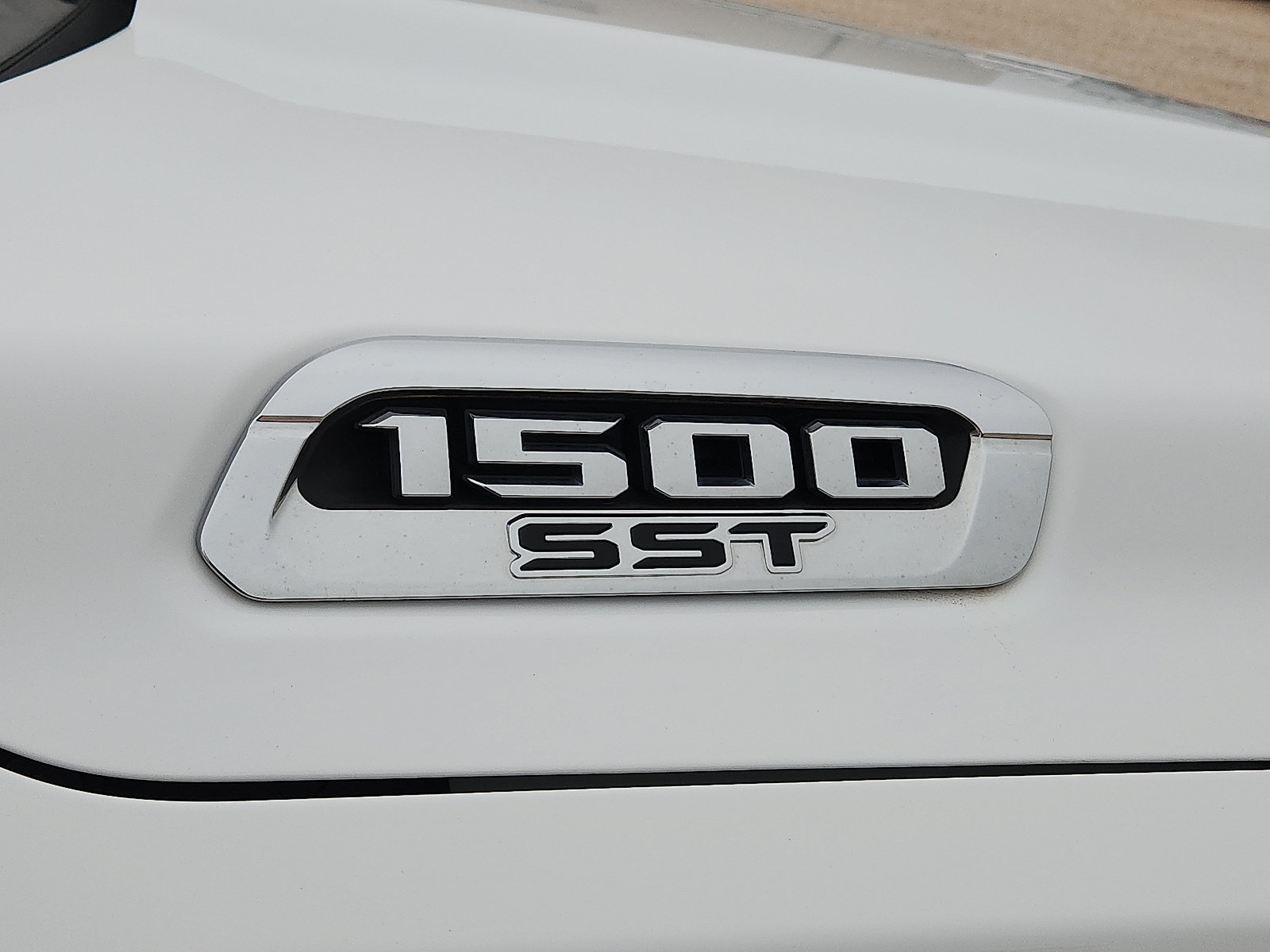 Used 2025 RAM 1500 Laramie AWD/4WD image 8