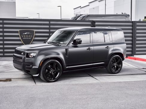 Used 2025 Land Rover Defender 110 V8 image 5