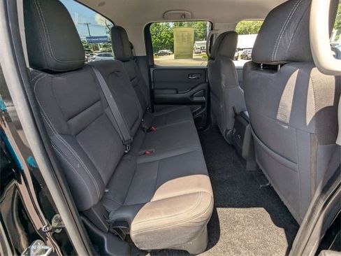 Used 2022 Nissan Frontier SV w/ Technology Package image 21