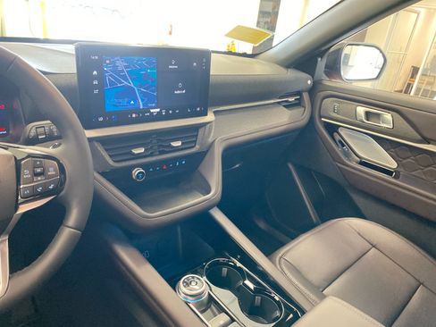 New 2026 Ford Explorer Platinum w/ LUX Leather Package AWD/4WD image 14