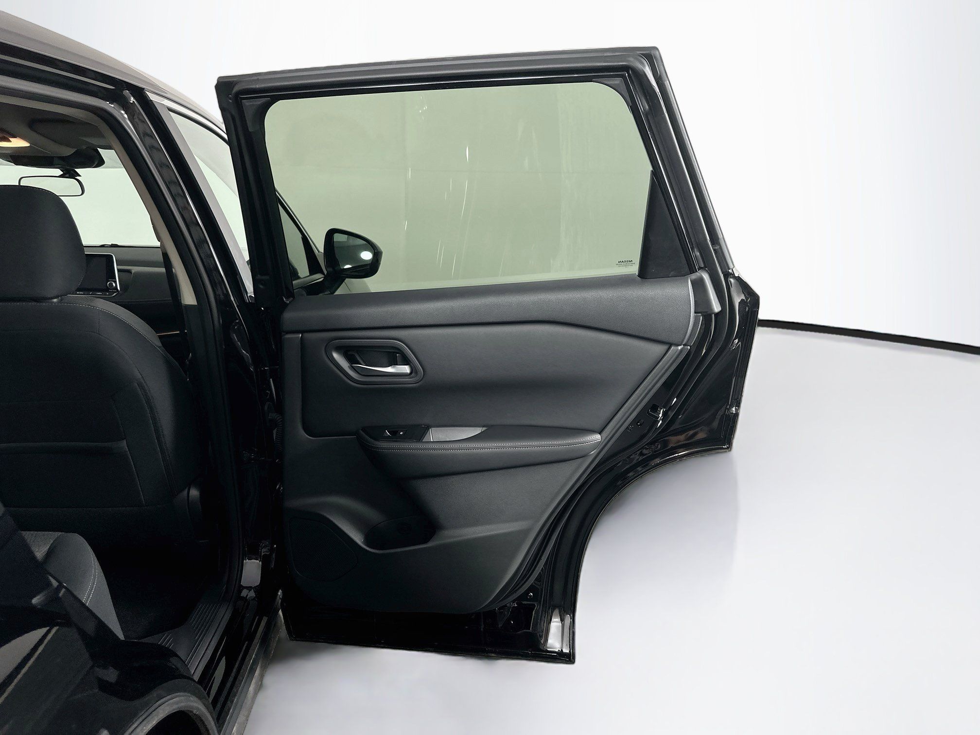 Used 2025 Nissan Rogue SV FWD image 29