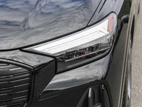 Used 2025 Audi Q4 e-tron Premium Plus w/ Premium Plus image 7