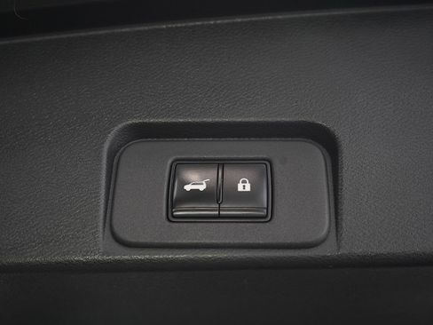Used 2025 Nissan Rogue Platinum w/ Platinum Premium Package AWD/4WD image 12