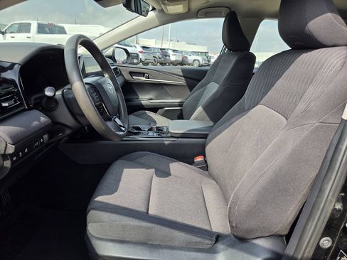 Used 2025 Toyota Camry LE w/ Convenience Package FWD image 27