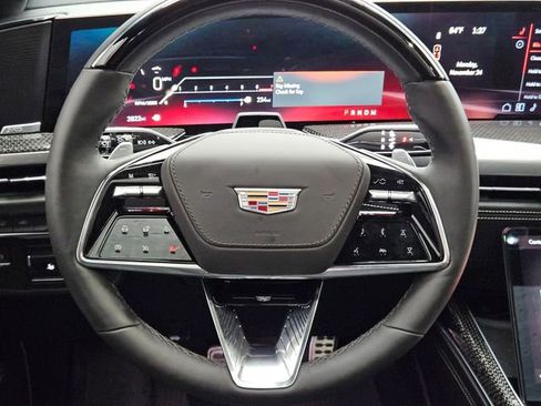 Used 2025 Cadillac Escalade V w/ LPO, ONYX Package image 15