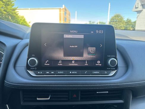 Used 2025 Nissan Rogue SV FWD image 20