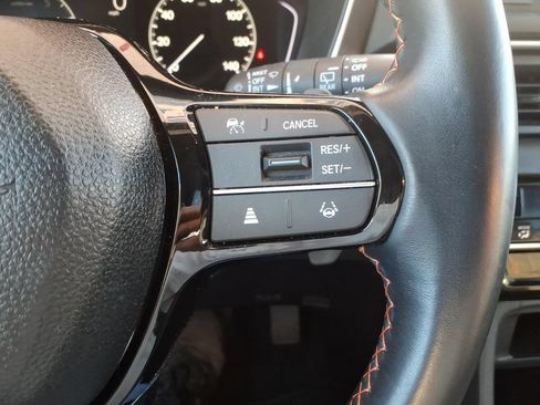 Used 2025 Honda Pilot Sport image 20