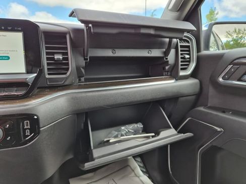Used 2024 Chevrolet Silverado 1500 LT AWD/4WD image 31