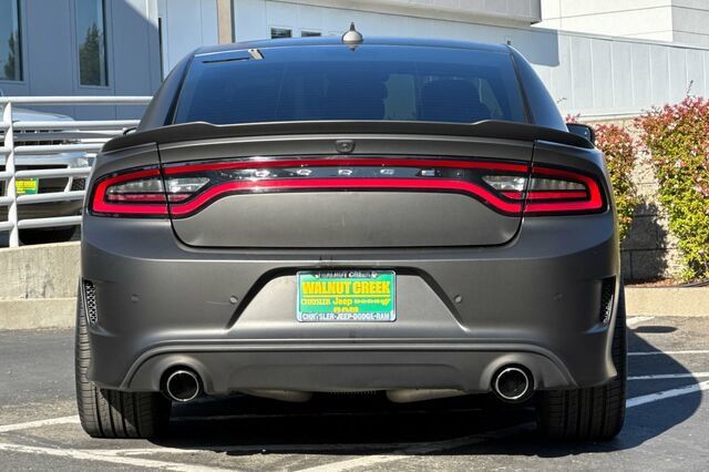 Used 2018 Dodge Charger SRT Hellcat RWD image 5