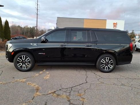 Used 2023 GMC Yukon XL AT4 w/ AT4 Premium Plus Package image 6