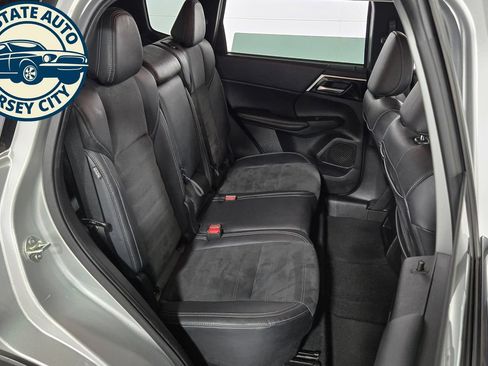 Used 2022 Mitsubishi Outlander SE AWD/4WD image 37