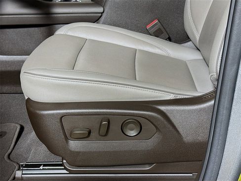 Used 2021 GMC Yukon XL SLT w/ SLT Premium Package image 18