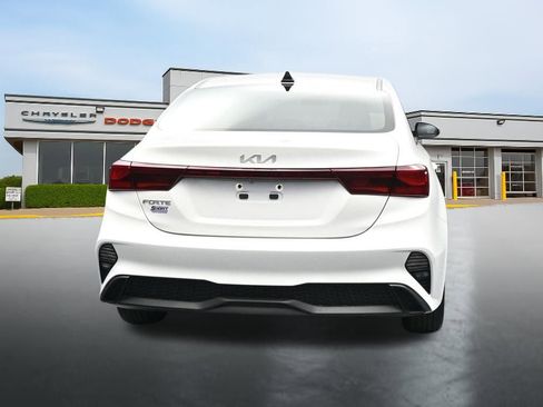 Used 2023 Kia Forte LXS w/ LXS Technology Package FWD image 4