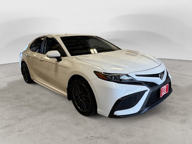 Used 2023 Toyota Camry SE w/ Cold Weather Package AWD/4WD image 8