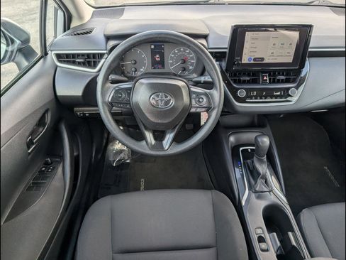 Used 2025 Toyota Corolla LE image 11