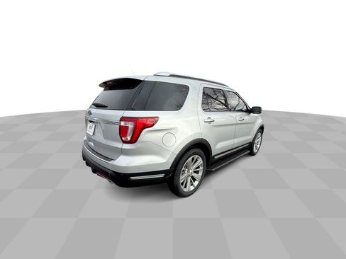 Used 2019 Ford Explorer Limited w/ Ford Safe & Smart Package image 9