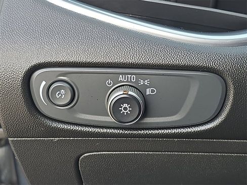 Certified 2020 Chevrolet Malibu LT w/ Leather Package image 18