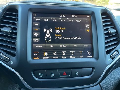 Used 2023 Jeep Cherokee Altitude Lux image 10