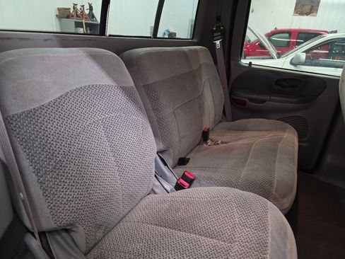 Used 2001 Ford F150 XLT image 29