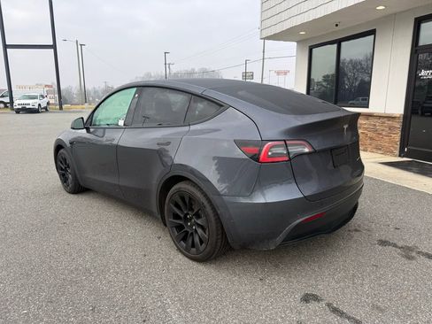 Used 2021 Tesla Model Y Long Range image 5