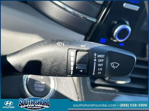 Used 2020 Hyundai Ioniq SE image 23