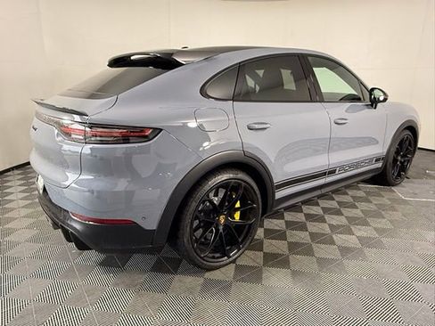 Used 2022 Porsche Cayenne Turbo GT image 7