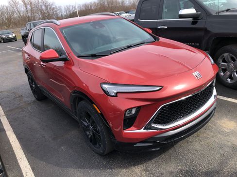 Used 2024 Buick Encore GX Sport Touring w/ Advanced Technology Package image 3