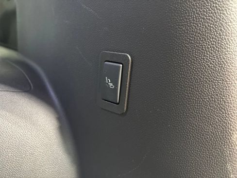 Used 2025 Chevrolet Suburban Premier AWD/4WD image 54