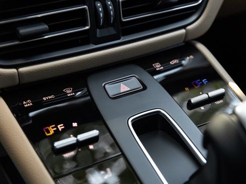 Certified 2026 Porsche Macan AWD/4WD image 26