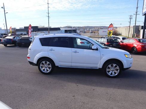 Used 2008 Mitsubishi Outlander SE FWD image 7