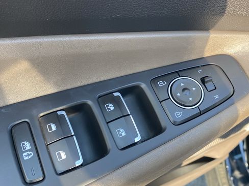 Used 2023 Hyundai Santa Fe SEL Convenience image 18