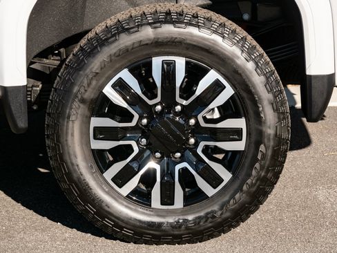 Used 2025 GMC Sierra 2500 Denali Ultimate w/ Max Trailering Package image 38