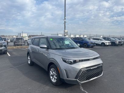 Used 2023 Kia Soul LX w/ LX Technology Package