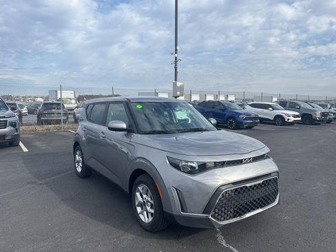 Used 2023 Kia Soul LX w/ LX Technology Package image 1