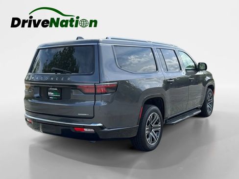 Used 2024 Jeep Wagoneer L Series II w/ Flexible Seating Group image 5