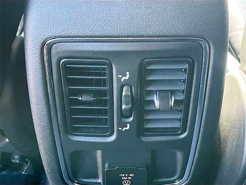 Used 2022 Jeep Grand Cherokee Laredo X image 24