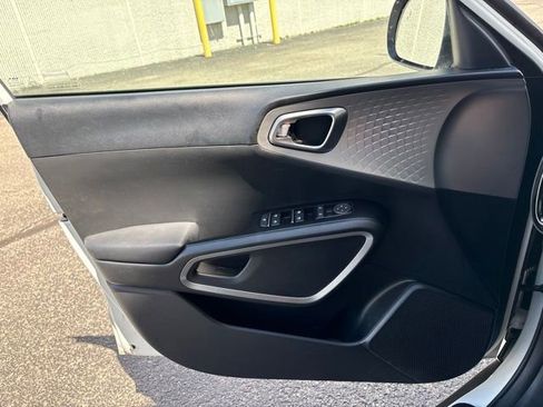 Certified 2024 Kia Soul S FWD image 25