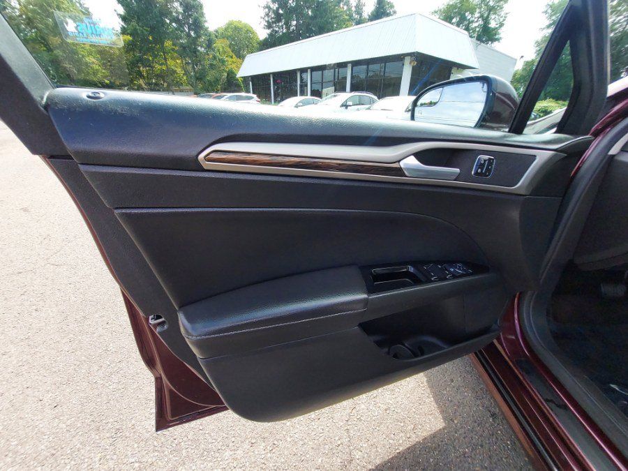 Used 2013 Ford Fusion SE FWD image 8