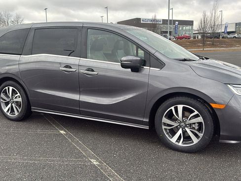 Used 2022 Honda Odyssey Touring image 3