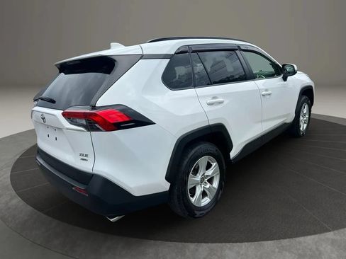 Used 2019 Toyota RAV4 XLE AWD/4WD image 5