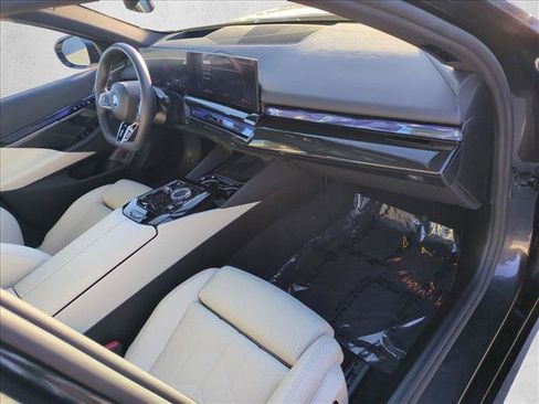 Certified 2026 BMW 550e xDrive AWD/4WD image 24