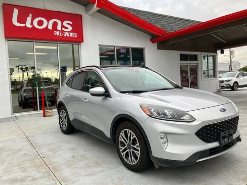 Used 2020 Ford Escape SEL FWD image 3