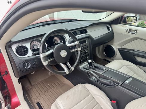 Used 2011 Ford Mustang GT Premium RWD image 12