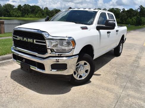 Used 2024 RAM 2500 Tradesman w/ Chrome Appearance Group AWD/4WD image 2