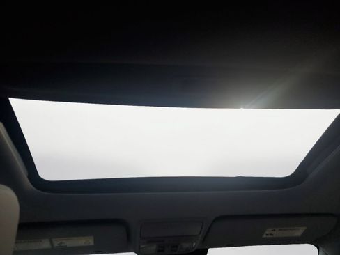 Used 2017 Honda CR-V Touring image 18