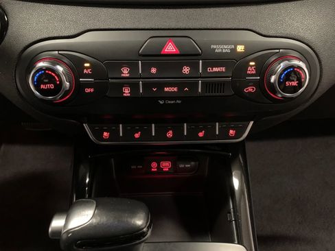 Used 2018 Kia Sorento SX image 35