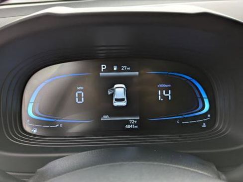 Used 2024 Hyundai Venue SEL image 24