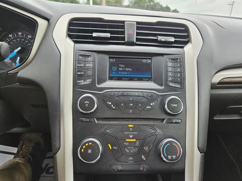 Used 2014 Ford Fusion SE w/ Equipment Group 202A FWD image 13