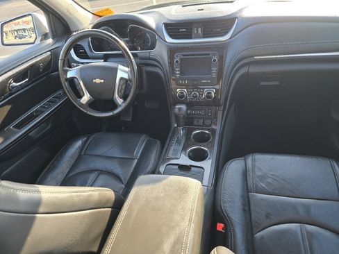 Used 2015 Chevrolet Traverse LT image 23