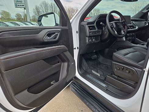 Used 2023 Chevrolet Tahoe RST w/ Luxury Package AWD/4WD image 31